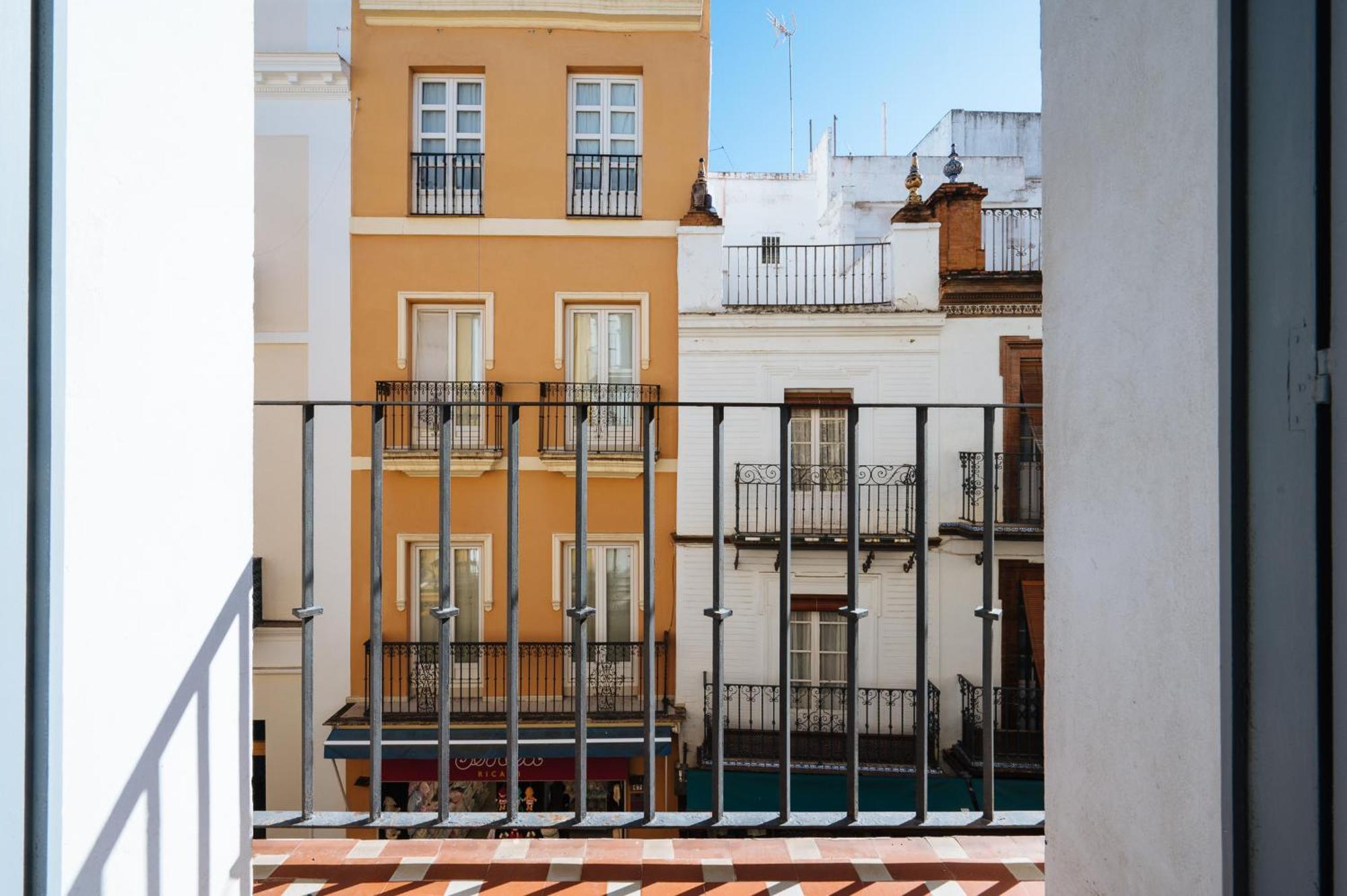 Sierpes 54, By Homing U Apartment Seville Exterior photo