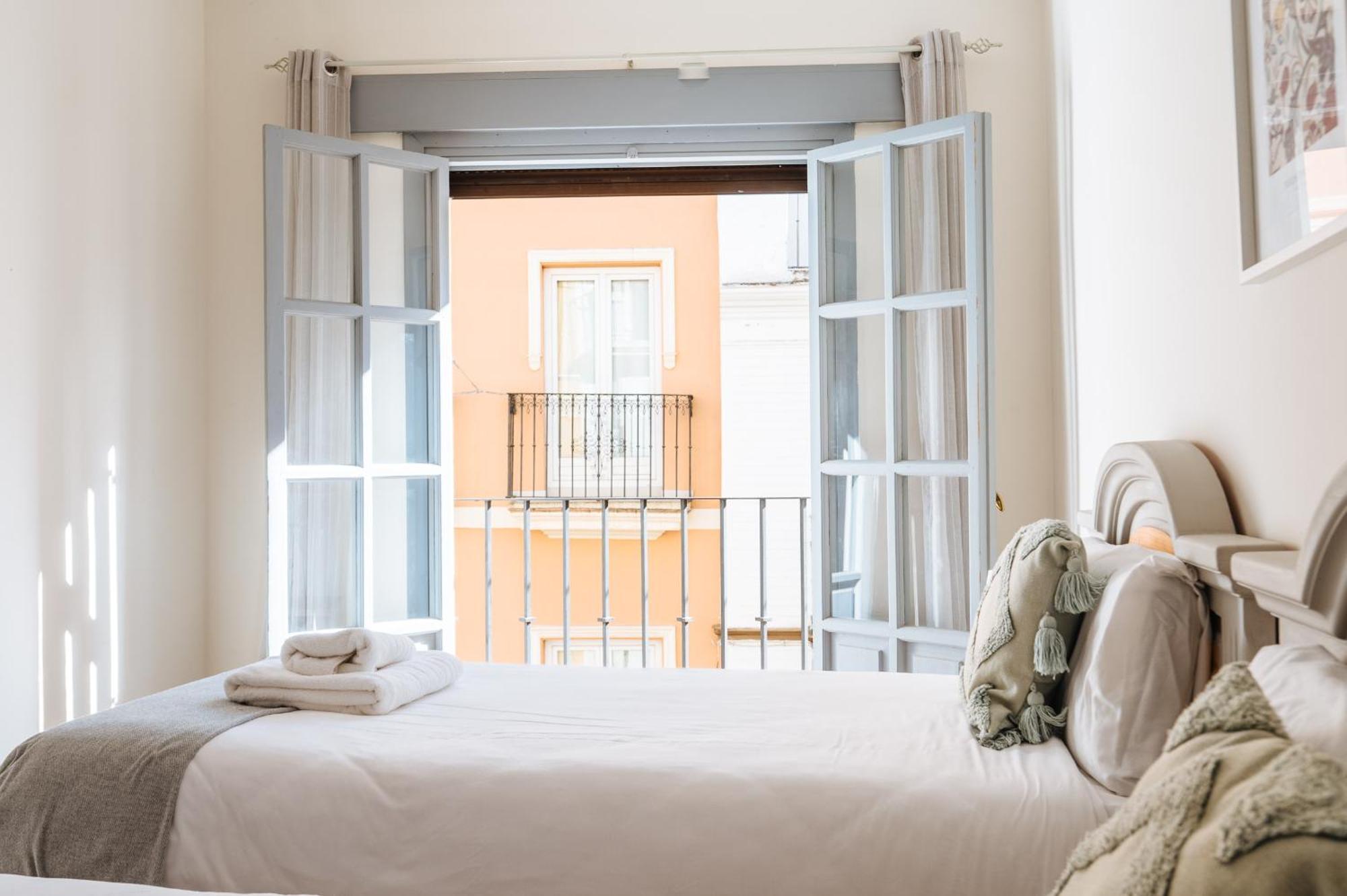 Sierpes 54, By Homing U Apartment Seville Exterior photo